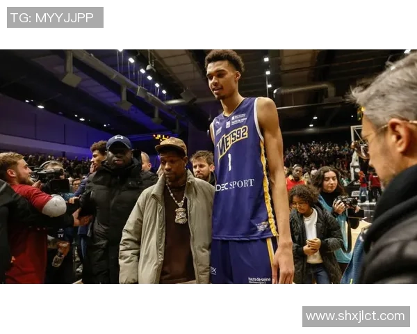 文班亚马新赛季表现惊艳场均20分10篮板3盖帽领跑最佳新秀竞争